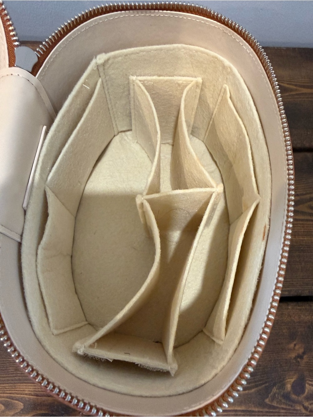 Saie Tan Leather Cosmetic Case with Top Handle - Picture 3 of 3